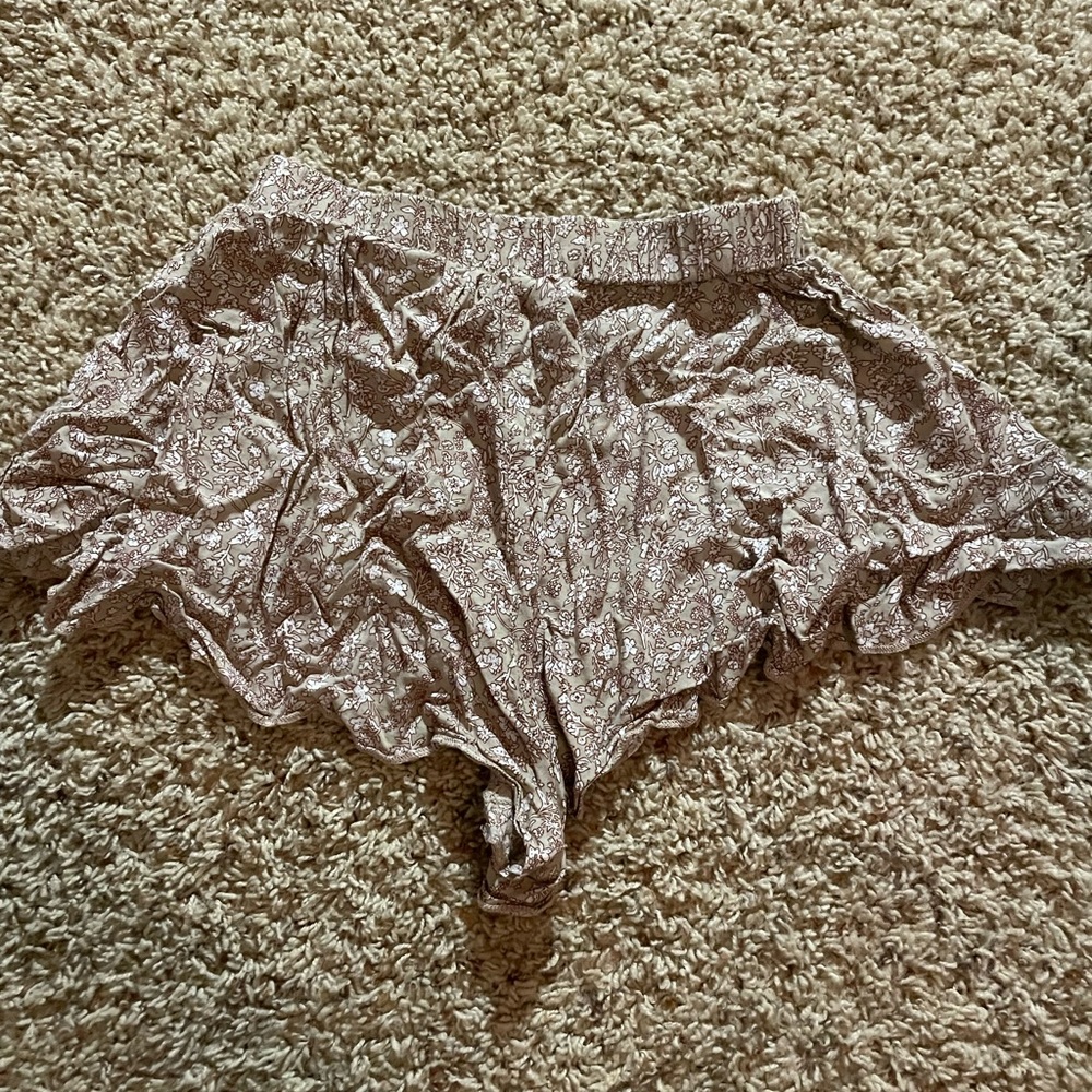 Shorts - Picture 2 of 4